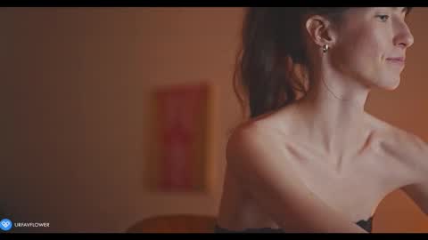 Snapshot of urfavflwers chatting on 01.14.25 Aleksandra online show from 01.14.25