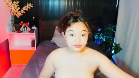 Snapshot of urfavouritecravings chatting on 10.14.25 Scarlet online show from 10.14.25