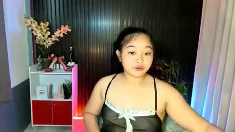 Snapshot of urfavouritecravings chatting on 11.04.25 Scarlet online show from 11.04.25