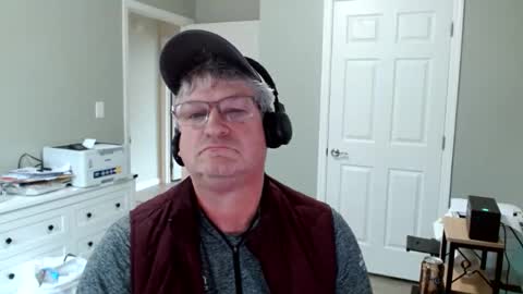 Snapshot of urfavteach50 chatting on 04.29.26 Gregor online show from 04.29.26