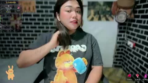 Snapshot of urgirl_dimple chatting on 06.15.26 Dimple online show from 06.15.26