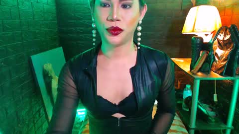 Snapshot of urhardcockqueenxxx chatting on 12.20.24 queen norelle online show from 12.20.24