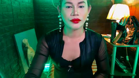 Snapshot of urhardcockqueenxxx chatting on 01.06.25 queen norelle online show from 01.06.25