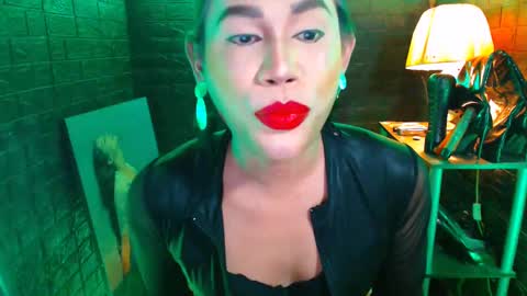 Snapshot of urhardcockqueenxxx chatting on 01.11.25 queen norelle online show from 01.11.25