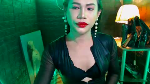 Snapshot of urhardcockqueenxxx chatting on 02.06.25 queen norelle online show from 02.06.25