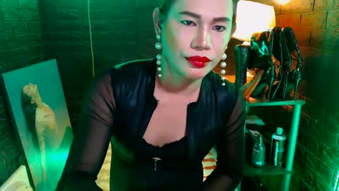 Snapshot of urhardcockqueenxxx chatting on 03.01.25 queen norelle online show from 03.01.25