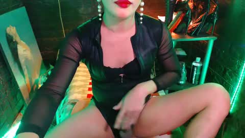 Snapshot of urhardcockqueenxxx chatting on 03.09.25 queen norelle online show from 03.09.25