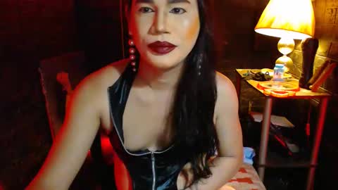 queen norelle online show from 12.18.25