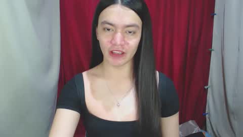 Snapshot of urhottiest_katey chatting on 10.04.25 Katey online show from 10.04.25