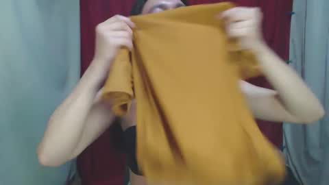 Snapshot of urhottiest_katey chatting on 10.31.25 Katey online show from 10.31.25