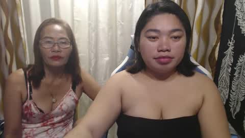 urhotvivian11 online show from 12.17.24