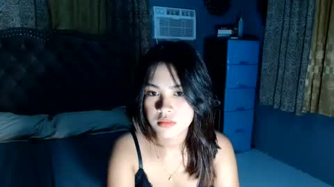 Snapshot of urlady_mia chatting on 07.17.26 Mia online show from 07.17.26