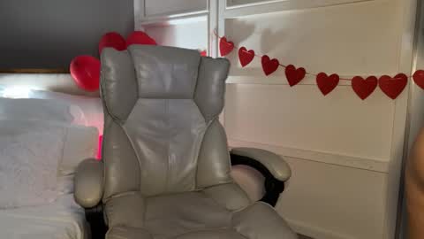 Snapshot of urlillshy chatting on 02.25.26 Kristina online show from 02.25.26