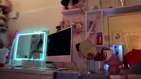 urlittlefilipina online show from 12.22.25