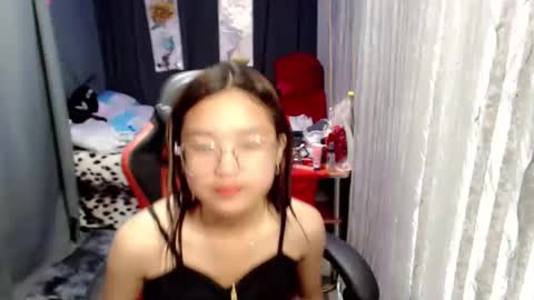 Snapshot of urlovelychinita chatting on 01.12.25 urlovelychinita online show from 01.12.25