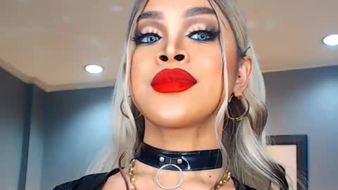UrMajestyTyra online show from 12.08.24