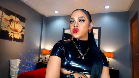 UrMajestyTyra online show from 12.11.24
