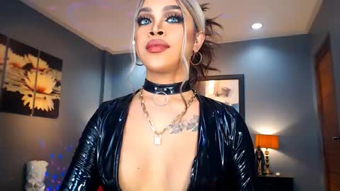 UrMajestyTyra online show from 12.18.24