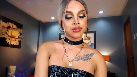 UrMajestyTyra online show from 12.19.24