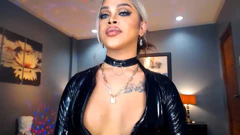UrMajestyTyra online show from 12.21.24