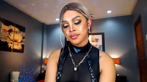 UrMajestyTyra online show from 12.22.24