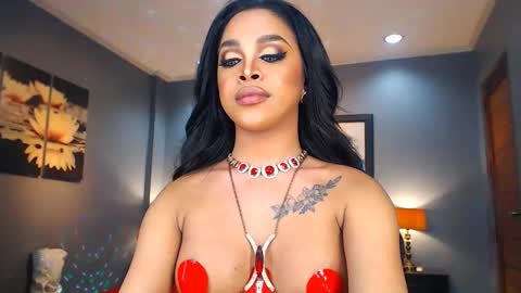 UrMajestyTyra online show from 12.24.24