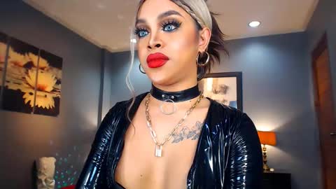 UrMajestyTyra online show from 12.26.24
