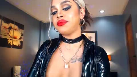 UrMajestyTyra online show from 12.26.24