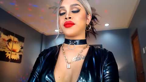 UrMajestyTyra online show from 12.29.24
