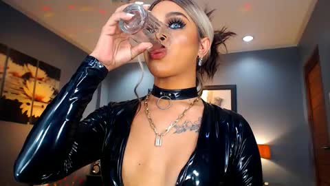 UrMajestyTyra online show from 01.03.25