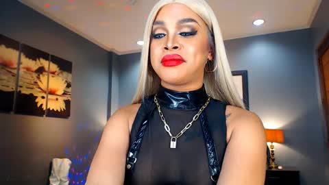 UrMajestyTyra online show from 01.06.25