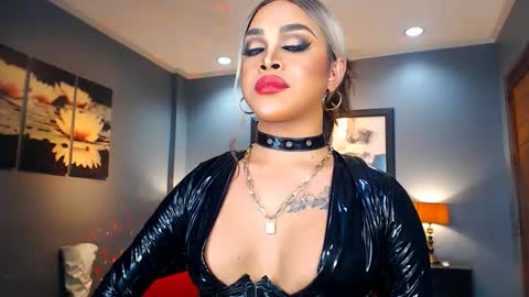 UrMajestyTyra online show from 01.10.25