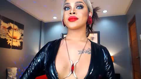 UrMajestyTyra online show from 01.11.25
