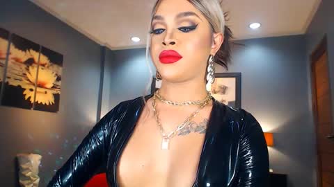 UrMajestyTyra online show from 01.16.25