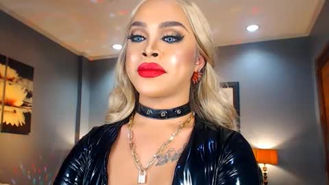 UrMajestyTyra online show from 01.17.25