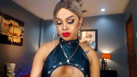 UrMajestyTyra online show from 01.20.25