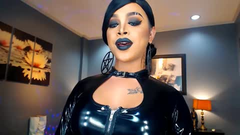 UrMajestyTyra online show from 01.30.25