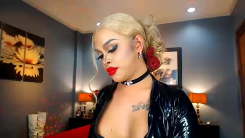 UrMajestyTyra online show from 02.14.25