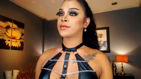 UrMajestyTyra online show from 10.01.25