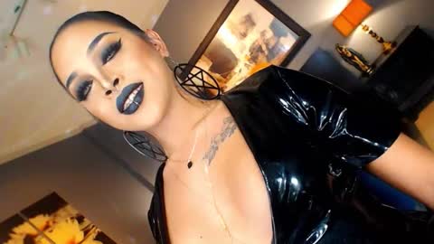 UrMajestyTyra online show from 10.18.25