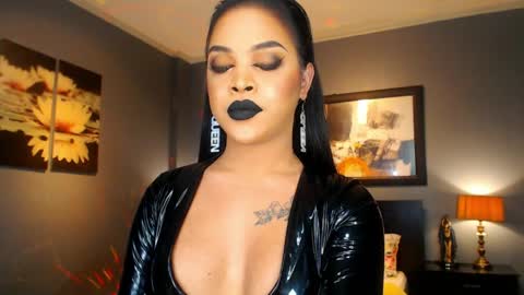 UrMajestyTyra online show from 04.08.26