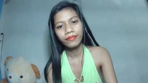 Snapshot of urmorenasexygirl4u chatting on 03.12.26 It me SHELLA online show from 03.12.26