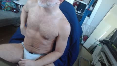 UrMouthOnMy8 online show from 12.12.24