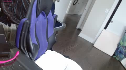 UrMouthOnMy8 online show from 02.19.25