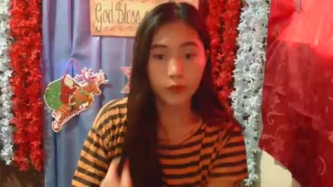 Snapshot of urnaughty_ash chatting on 12.13.25 ashly salgado online show from 12.13.25