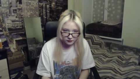 Snapshot of uroxygen chatting on 03.14.26 Mary online show from 03.14.26