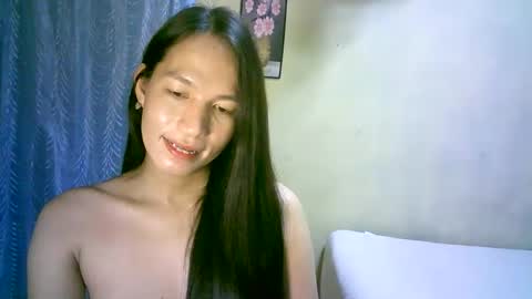queen julia not into CHEAPGUY online show from 03.04.25
