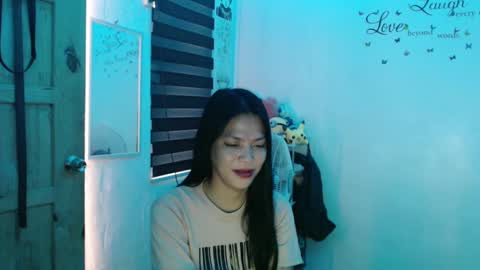 hi im kim online show from 02.20.25