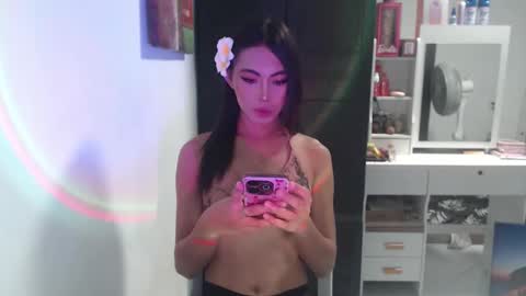 Snapshot of urpretty_mistake chatting on 04.24.26 urpretty_mistake online show from 04.24.26