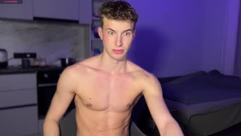 Snapshot of ursaotome chatting on 10.31.25 ursaotome online show from 10.31.25